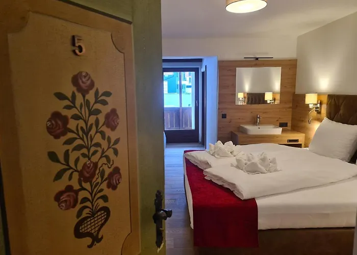 מלון Alpenhof*** 3*