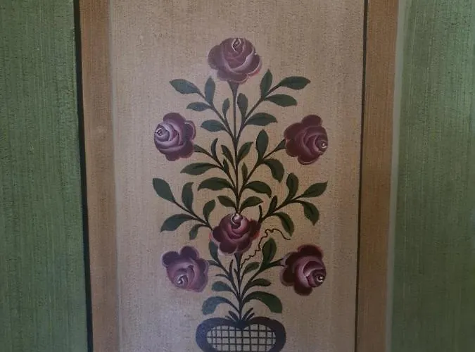 Alpenhof*** מלון