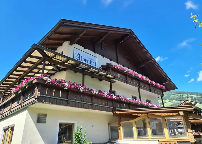 Alpenhof*** מלון קלטנבאך