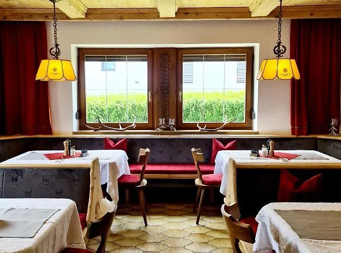 Alpenhof*** מלון קלטנבאך