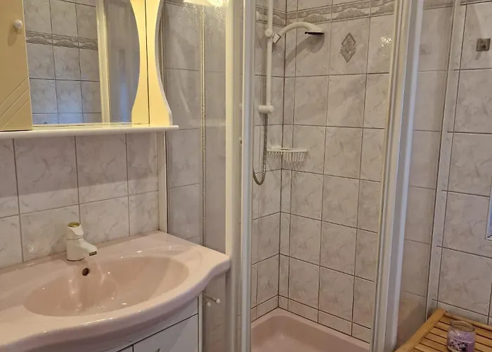 Alpenhof*** מלון קלטנבאך