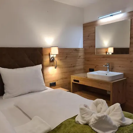 Hotel Alpenhof*** 3*